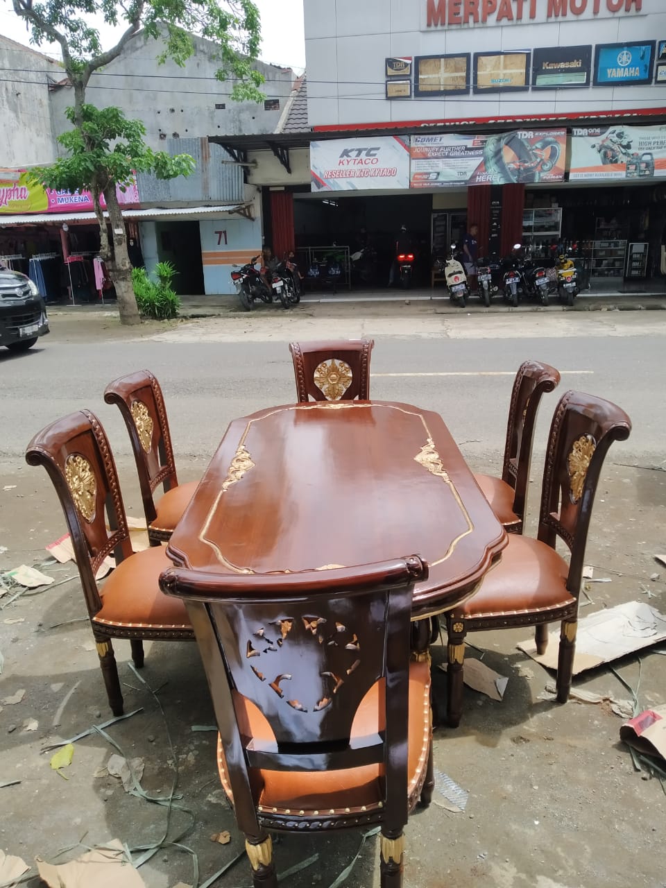  MEJA  MAKAN  SALINA 6K GENDONG JEPARA LakuLaku Store 